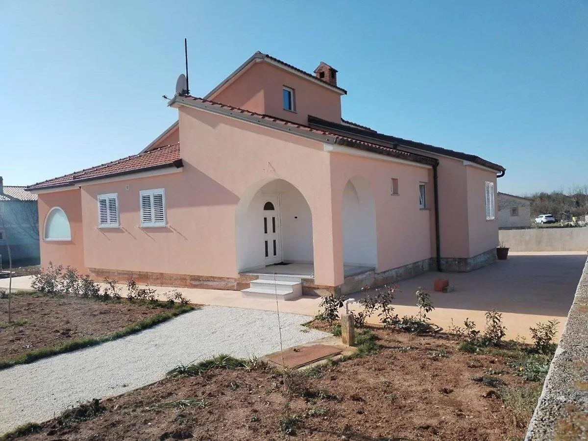 Casa Lakvere Pula 0*,  Croatia